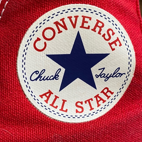 Women’s red Chuck Taylor Converse sneakers with blue laces. Size 7 - Picture 2 of 3